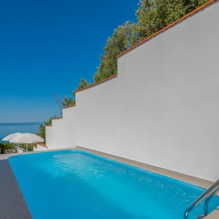 Mandina - By Guide Vila