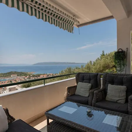 Mandina - By Guide Vila *