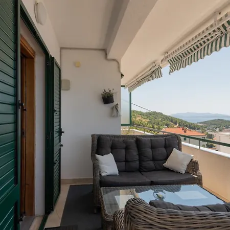 Mandina - By Guide Makarska