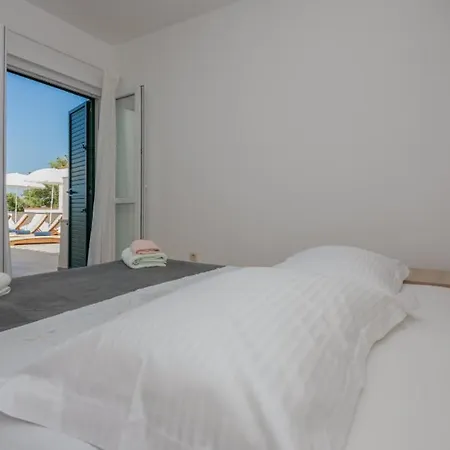 Villa Mandina - By Guide