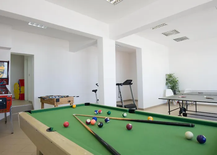 Mandina - By Guide מאקרסקה