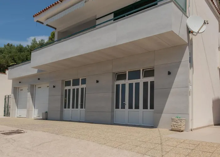 וילה Mandina - By Guide *